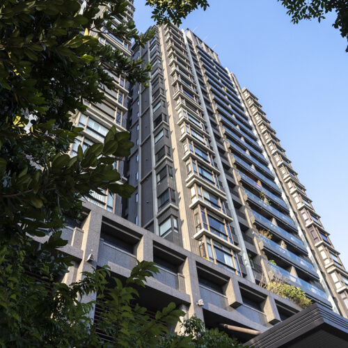 水墨白 新家華建設